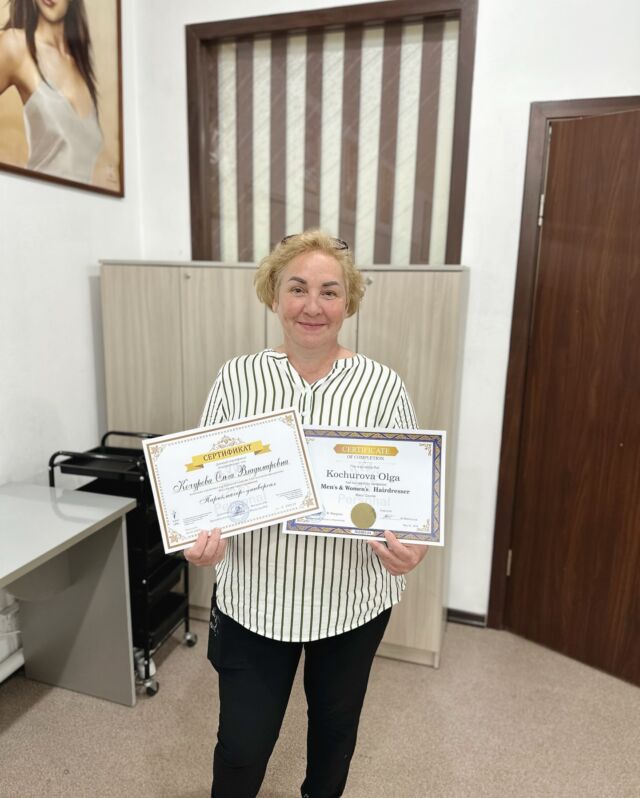 💇🏻💇🏼‍♀️ Поздравляем ОЛЬГУ с успешным завершением курса Парикмахер универсал! Желаем применить полученные знания на практике, найти достойную работу, благодарных клиентов и достигать новых вершин в профессии! Спасибо большое за выбор нашего центра, искренние слова в адрес преподавателя курса и рекомендации 💖  Выражаем благодарность мастеру преподавателю за квалифицированное обучение и индивидуальный подход к каждому 👏🏻👏🏻👏🏻  👍🏻 А мы продолжаем вести набор на Курсы на МАЙ, ИЮНЬ и ИЮЛЬ
Места разбираются быстро, успейте занять своё место 💖
Оплата гибкая 
Также есть возможность оплатить Каспи Ред либо Каспи рассрочку 3/6/12 месяцев 🛑  Также есть курсы повышения квалификации:  ✅ Вечерние и свадебные причёски 
✅ Укладки коротких и  волос средней длины 
✅ Кератин и Ботокс волос 
✅ Наращивание волос  #psотзывыпарикмахер  #курсыкараганда #курспарикмахеркараганда  #парикмахеркурсыкараганда 
#парикмахеркараганда #курсыпарикмахеровкараганда 
#бесплатныестрижкикараганда #обучениепарикмахеркараганда #прическикараганда #курсыприческикараганда #курсыкератинкараганда
#курсыколористикакараганда 
#обучениепарикмахеракрг 
#прическикрг
#бесплатныестрижкикрг 
#обучениепарикмахеровкрг 
#курсыпарикмахеруниверсалкрг
#курсыкрг #обучениепарикмахеровкараганда