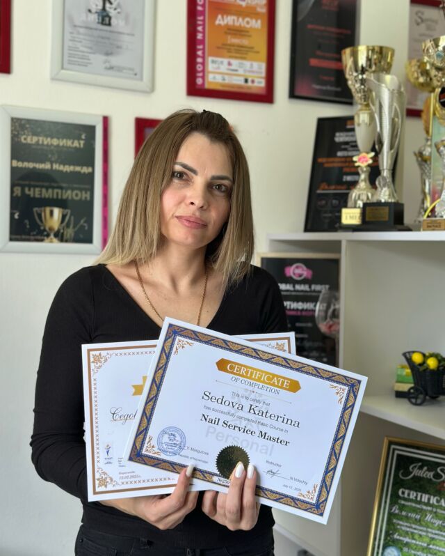Поздравляем Катерину с успешным завершением курса Мастер маникюра 💅💅💅  Благодарим за выбор нашего центра. За тёплый и положительный отзыв о преподавателе курса.  Желаем творческих побед и успехов 💃🏼  А мы ждём желающих на групповые занятия с 14 ИЮЛЯ или индивидуально по договоренности с мастером. 💖  #курсыманикюркараганда
#обучениеманикюркараганда
#маникюркараганда
#маникюркурсыкараганда
#курсыкараганда 
#курсыманикюравкараганде 
#курсманикюркараганда 
#курсыманикюракрг 
#курсманикюркрг 
#psотзывыманикюр 
#курспедикюрдисками
#педикюрдискамикараганда