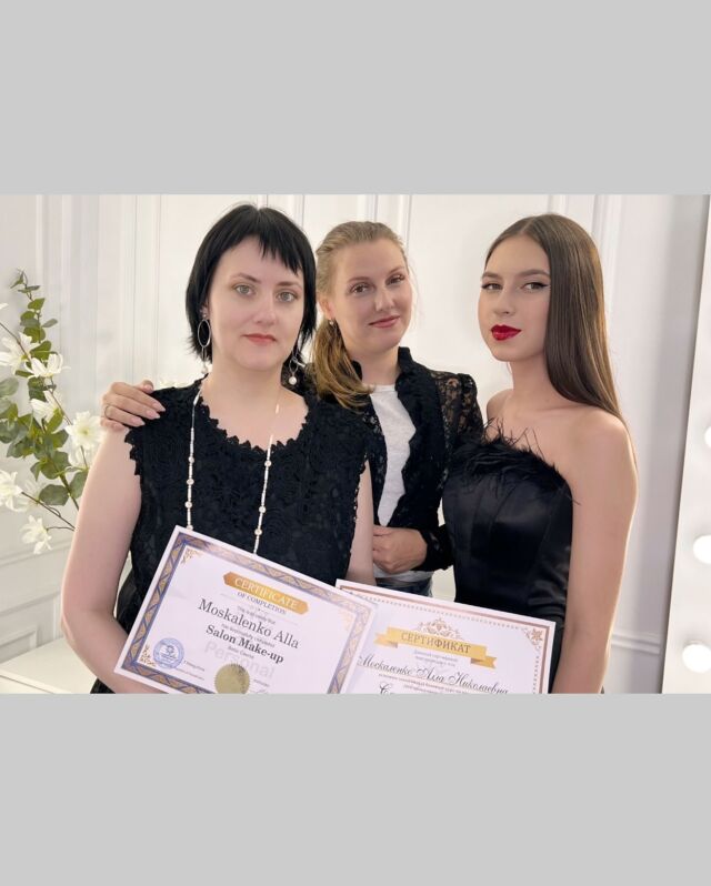 Рады поздравить Аллу с новым направлением в своей жизни - завершением курса PRO визаж 🌺  Очень способная, талантливая, с хорошим чувством вкуса и стиля! Уверенны, у Вас всё получится! Желаем успехов и благодарных клиенток 🥰  Отдельное спасибо преподавателю курса за поддержку, творческие индивидуальные занятия, креативные идеи 💖  Курс PRO визаж 💄 
✅ Индивидуальный подход к каждой ученице! 
✅ Изучение на практике востребованного макияжа! 
✅ Предоставление всей расходной профкосметики и моделей! 
✅ Умение делать фото и видео своих работ, создание ПОРТФОЛИО 🌺
✅ Опытный действующий мастер, с которым легко и классно! 👍🏻 поддержка и после обучения!  Ждём желающих освоить эти направления: 
🔹Визаж для себя 
🔹 PRO визаж 
🔹Вечерние и свадебные прически 
🔹 Укладки на короткий и средний волос 
🔹Стилист визажист (макияж и привести вместе), создание полного образа 💃🏼  #курсвизажкараганда #курсывизажакараганда #визажкараганда #курсмакияжкараганда #курсымакияжакараганда #стилисткараганда #обучениевизажаараганда
#курсыкараганда